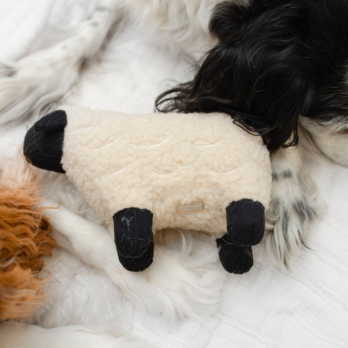 Jouet peluche Mouton Dolly